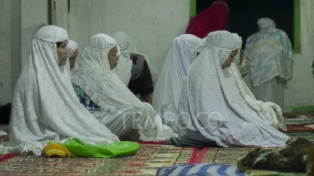 La congregación de Naqsabandiyah en Padang comienza hoy el ayuno del Ramadán

 | 