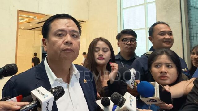 La Comisión V se pronunció sobre la cuestión del apoyo La Comisión V se pronunció sobre la cuestión del apoyo al cierre de tiendas de conveniencia por el bien del KDMP.
|