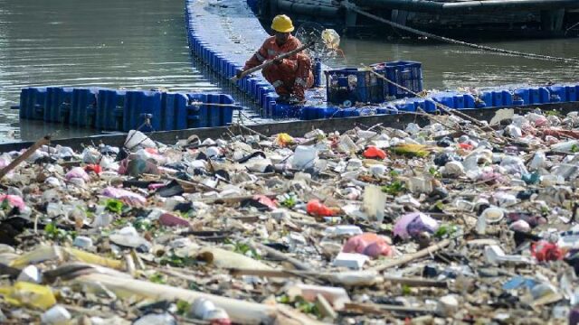 El incendio de un almacén de pesticidas sospechoso de contaminar el río Cisadane

 | 