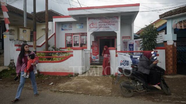 ¿Cómo participan los militares en el desarrollo de la Cooperativa ¿Cómo participan los militares en el desarrollo de la Cooperativa Roja y Blanca?
|