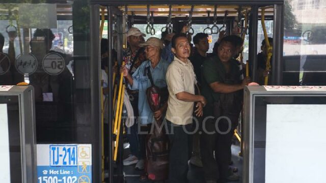 Transporte público gratuito desde el gobierno provincial de DKI en Eid al-Fitr

 | 