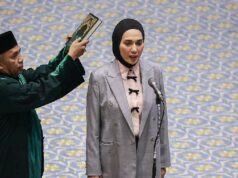 Golkar sigue buscando sustituto para Sari Yuliati en la Comisión III de la RPD
| Golkar sigue buscando sustituto para Sari Yuliati en la Comisión III de la RPD
|