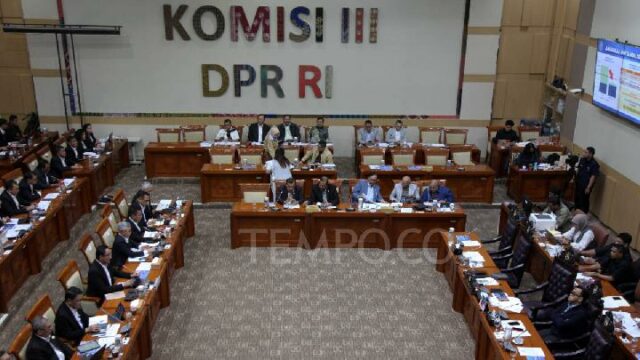 Reunión con BNN y la Comisión III de la RPD Reunión con BNN y la Comisión III de la RPD destaca la circulación del látigo rosa
|