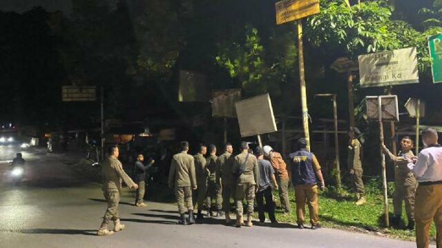 Satpol PP de DKI planea peleas de 48 puntos durante el Ramadán

 | 