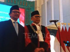Adies Kadir presta juramento a los jueces constitucionales ante Prabowo
| Adies Kadir presta juramento a los jueces constitucionales ante Prabowo
|