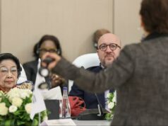 Megawati impulsa la paz mundial y dice que Pancasila es universal
| Megawati impulsa la paz mundial y dice que Pancasila es universal
|