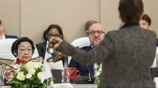 Megawati impulsa la paz mundial y dice que Pancasila es universal

 | 