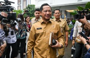 Ministro del Interior monitorea ASN FMH mediante geolocalización, el teléfono móvil debe estar activo
| Ministro del Interior fija días rutinarios de limpieza de martes a viernes
|