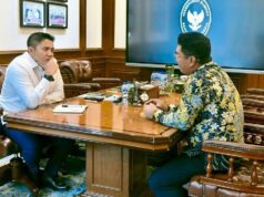 Los cancilleres de UI y Undip se reúnen con el secretario del gabinete, Teddy, en Yakarta
| Los cancilleres de UI y Undip se reúnen con el secretario del gabinete, Teddy, en Yakarta
|