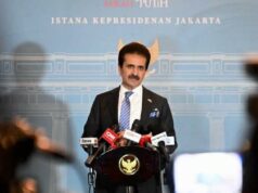 Prabowo recibe en palacio al Embajador y al Jefe de Estado Mayor de la Fuerza Aérea de Pakistán
| Prabowo recibe en palacio al Embajador y al Jefe de Estado Mayor de la Fuerza Aérea de Pakistán
|