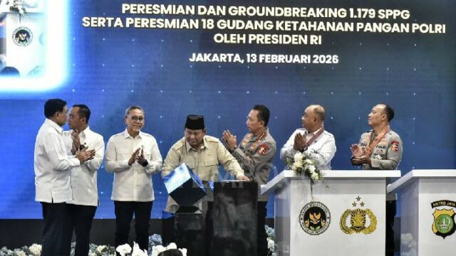 Prabowo explica por qué el TNI-Polri participa en los asuntos Prabowo explica por qué el TNI-Polri participa en los asuntos alimentarios
|