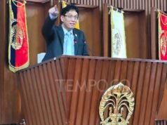 Discurso en la graduación de UI, Purbaya recuerda a los padres su lucha
| Discurso en la graduación de UI, Purbaya recuerda a los padres su lucha
|