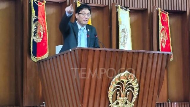 Discurso en la graduación de UI, Purbaya recuerda a los padres su lucha

 | 