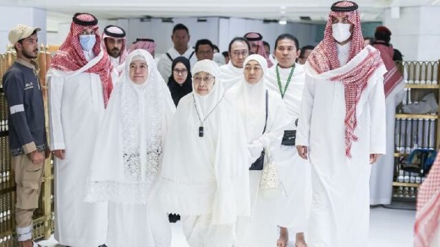 La oración de Megawati en Tierra Santa por Bung Karno y sus hijos e hijas

 | 