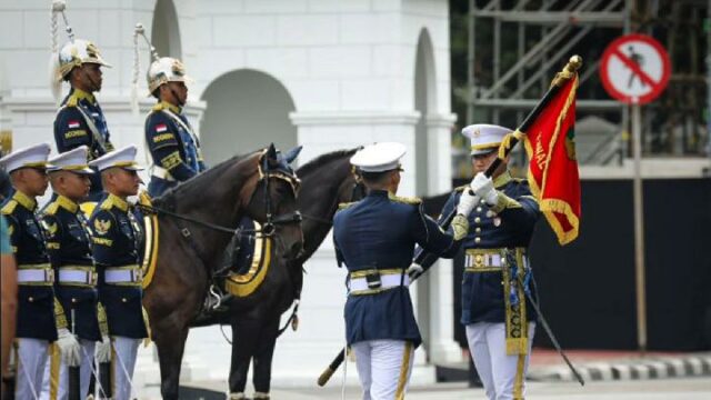 Prabowo pide una ceremonia regular de entrega de guardias de Prabowo pide una ceremonia regular de entrega de guardias de palacio
|