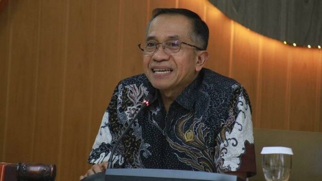 Derriba los tabiques, conviértete completamente en la casa del pueblo. Derriba los tabiques, conviértete completamente en la casa del pueblo.
|