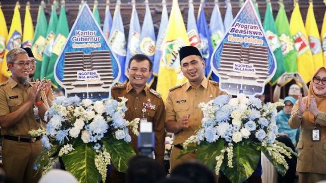 Un año de actuación de Ahmad Luthfi - Taj Yasin: Un año de actuación de Ahmad Luthfi - Taj Yasin: la economía crece y la pobreza disminuye
|