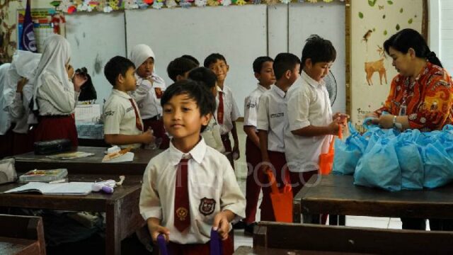 Dahnil Anzar: MBG constitucional en el presupuesto de educación

 | 