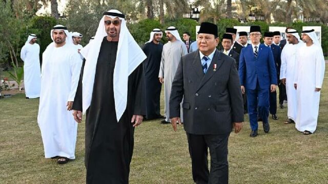 Prabowo se reúne con el presidente de MBZ en Abu Prabowo se reúne con el presidente de MBZ en Abu Dabhi
|