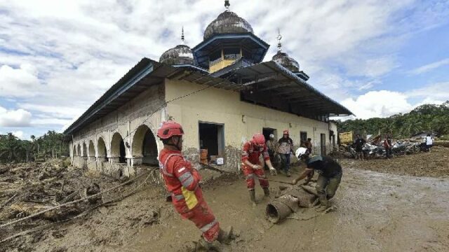 Casi el 98 por ciento de los lugares de culto afectados por las inundaciones de Sumatra ya están operativos

 | 