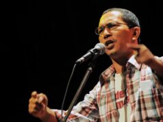 John Tobing, Luchando contra la sangre y el legado de la resistencia
| John Tobing, Luchando contra la sangre y el legado de la resistencia
|