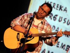 Muere el creador de la canción «Fighting Blood» John Tobing
| Muere el creador de la canción "Fighting Blood" John Tobing
|