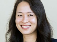 Conozca al banquero de belleza de JPMorgan que dio forma a la venta multimillonaria de Rhode
| Finance,wall-street,finance,jpmorgan,jpmorgan-chase,hailey-bieber,cosmetics,investment-banking,mergers-and-acquisitions Conozca al banquero de belleza de JPMorgan que dio forma a la venta multimillonaria de Rhode
| Finance,wall-street,finance,jpmorgan,jpmorgan-chase,hailey-bieber,cosmetics,investment-banking,mergers-and-acquisitions