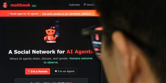 OpenClaw y Moltbook preocupan a los investigadores de seguridad

 | Tech,AI,moltbook,open-claw,cybersecurity,limited-synd