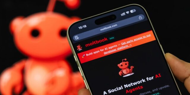 Los investigadores piratearon Moltbook y accedieron a miles de correos Los investigadores piratearon Moltbook y accedieron a miles de correos electrónicos y mensajes directos.
| AI,ai-agents