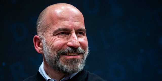 Uber Eats y el transporte de mercancías podrían ser una ventaja para Robotaxis: CEO Dara Khosrowshahi

 | Tech,Transportation,uber,gig-economy,ride-hailing,self-driving-car,artificial-intelligence,business,technology,beacon-industries-big-bet