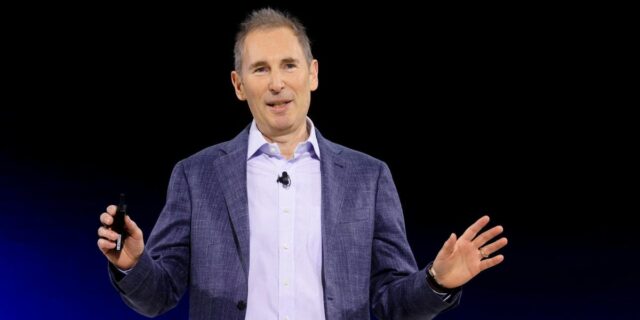 El plan de gasto en IA de Amazon de 200.000 millones de dólares asombra a Wall Street

 | Tech,AI,amazon-company,artificial-intelligence,amazon-web-services,earnings,capex,data-centers,aws,limited-synd,cloud,cloud-computing