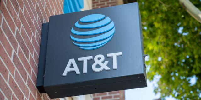 AT&T lanza AmiGO Jr., un smartphone infantil realmente dirigido a padres

 | Tech,Parenting,att,smartphones,social-media