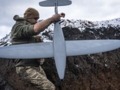 Entrenamiento con drones: Ucrania enseñó a militares británicos las 60 horas necesarias para adquirir habilidades
| Military & Defense,drones,drone-warfare,british-army,ukraine,uk-mod,boot-camp,warfare-big-bet Entrenamiento con drones: Ucrania enseñó a militares británicos las 60 horas necesarias para adquirir habilidades
| Military & Defense,drones,drone-warfare,british-army,ukraine,uk-mod,boot-camp,warfare-big-bet