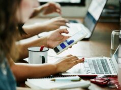 Ejecutivo de Salesforce comparte consejos de resiliencia para trabajadores principiantes
| Careers,Tech,careers,entry-level,salesforce,tech Ejecutivo de Salesforce comparte consejos de resiliencia para trabajadores principiantes
| Careers,Tech,careers,entry-level,salesforce,tech