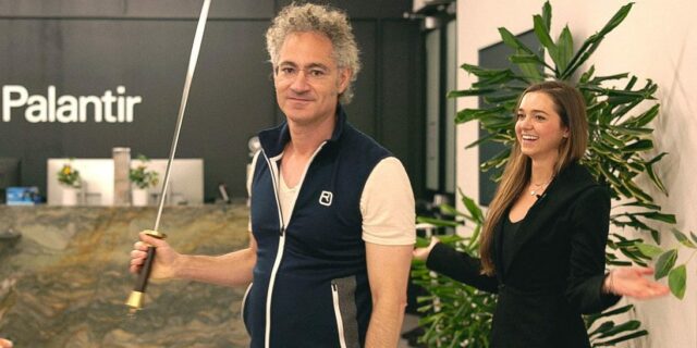 El VC convertido en podcaster que hace hablar a los directores ejecutivos

 | Media,Tech,alex-karp,palantir,palmer-luckey,anduril,youtuber,podcaster