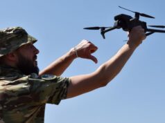 Tropas rusas instalan cables de acero en vehículos para repeler drones
| Military & Defense,ukraine-war,drone-warfare,uncrewed-ground-vehicles Tropas rusas instalan cables de acero en vehículos para repeler drones
| Military & Defense,ukraine-war,drone-warfare,uncrewed-ground-vehicles