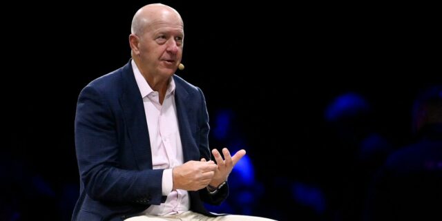 Tres razones por las que el CEO de Goldman cree que los acuerdos y fusiones y adquisiciones en 2026 serán importantes

 | Finance,goldman-sachs,investment-banking,wall-street,dealmaking,ma,david-solomon