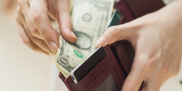 Necesitaba ahorrar dinero, así que congelo mis gastos durante 30 días

 | Economy,Parenting,essay,parenting-freelancer,parenting,personal-finance,spending,saving,financial-planning