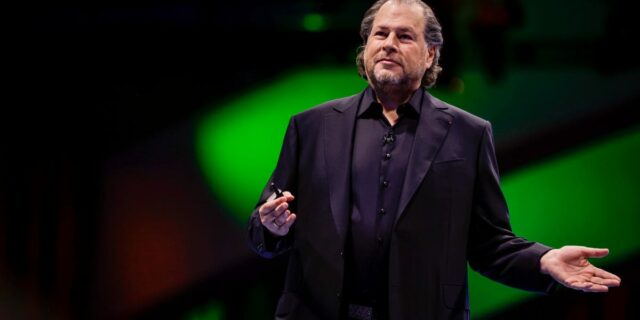 Salesforce envía un correo electrónico al personal por el evento perdido después de las bromas del CEO sobre ICE

 | Tech,Enterprise,salesforce,marc-benioff,immigration-and-customs-enforcement,exclusive,limited-synd,beacon-industries-big-bet,scoop