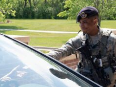 La Fuerza Aérea cambió la forma en que los guardias de entrada saludan a la gente, lo que frustra a las tropas
| Military & Defense,air-force,military,culture,defense,changing-workplace-big-bet,warfare-big-bet,corrections La Fuerza Aérea cambió la forma en que los guardias de entrada saludan a la gente, lo que frustra a las tropas
| Military & Defense,air-force,military,culture,defense,changing-workplace-big-bet,warfare-big-bet,corrections