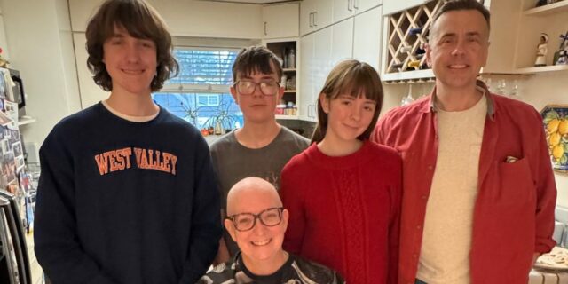 Incluso con seguro, mi tratamiento contra el cáncer de mama fue costoso

 | Health,essay,health,health-freelancer,cancer,james-van-der-beek,breast-cancer