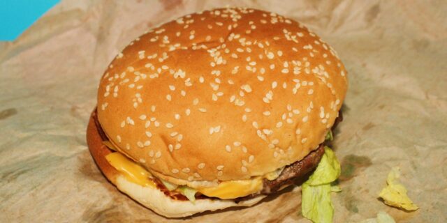 Reseña: hamburguesas exclusivas de McDonald's, Wendy's, Burger King | Food,mc-donalds,mcdonalds,burger-king,wendys,cheeseburgers,burgers,fast-food Reseña: hamburguesas exclusivas de McDonald's, Wendy's, Burger King
| Food,mc-donalds,mcdonalds,burger-king,wendys,cheeseburgers,burgers,fast-food