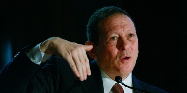 Thomas Pritzker dimite como presidente de Hyatt tras las consecuencias de Epstein

 | News,business,billionaires,jeffrey-epstein,leadership,news,hyatt,pritzker