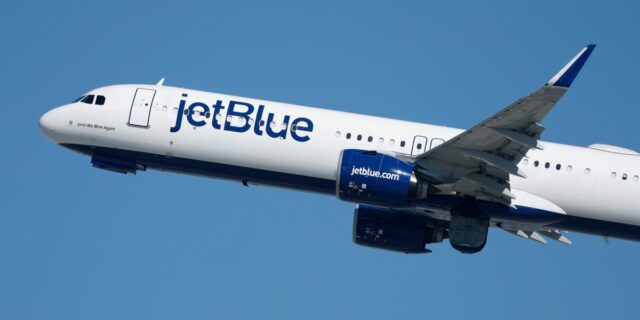 Avión de JetBlue realizó un aterrizaje de emergencia luego de que se reportara humo en la cabina

 | Transportation,jetblue,newark,flight-woes