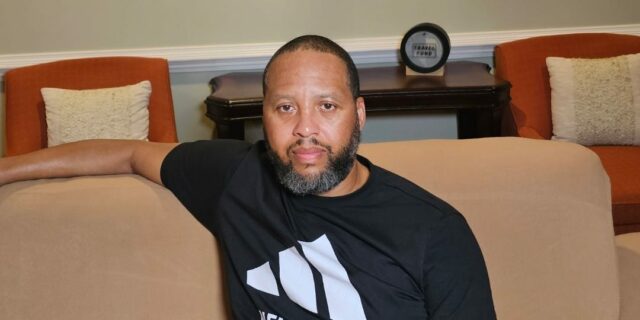 Soy abuelo y me operaron del párpado inferior para tener más confianza.

 | Health,as-told-to,cosmetic-surgery,anti-aging,grandfather,health