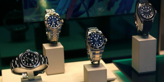 Los coleccionistas de relojes podrían beneficiarse de la pérdida arancelaria de Trump

 | Retail,rolex,swiss-watches,tudor,trade,luxury,donald-trump