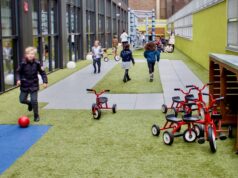 Por qué la matrícula de las escuelas privadas de la ciudad de Nueva York cuesta más de $70,000 al año
| Economy,Education,Parenting,education,new-york-city,price,family-and-parenting,wealth,schools,luxury,economy,parenting,private-schools,avenues Por qué la matrícula de las escuelas privadas de la ciudad de Nueva York cuesta más de $70,000 al año
| Economy,Education,Parenting,education,new-york-city,price,family-and-parenting,wealth,schools,luxury,economy,parenting,private-schools,avenues