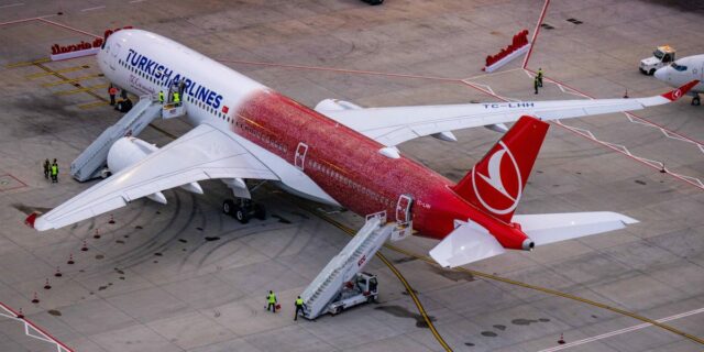 Cómo las aerolíneas están convirtiendo sus aviones en vallas publicitarias voladoras

 | Transportation,Travel,turkish-airlines,aviation,airlines,a350,aircraft-liveries