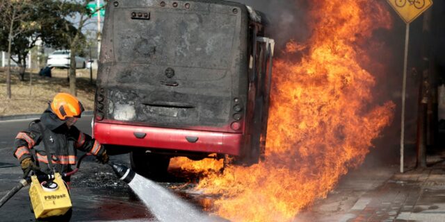 Los turistas estadounidenses en Puerto Vallarta, México, deben 'refugiarse en el lugar'

 | Travel,News,tourist,travel,mexico,cartels