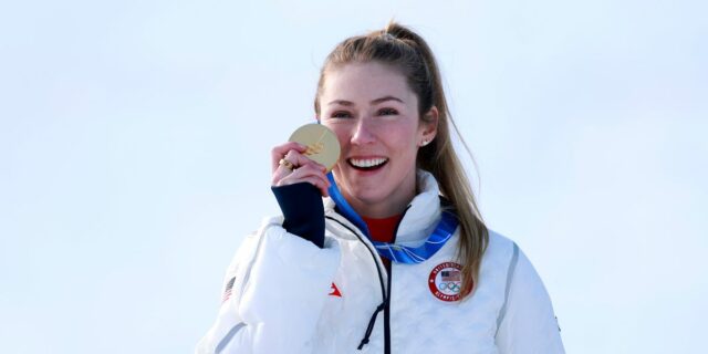 Mikaela Shiffrin dice que tuvo que 'insensibilizarse' ante los Juegos Olímpicos

 | Sports,Entertainment,Health,2026-olympics,psychologist,pressure,winter-olympics